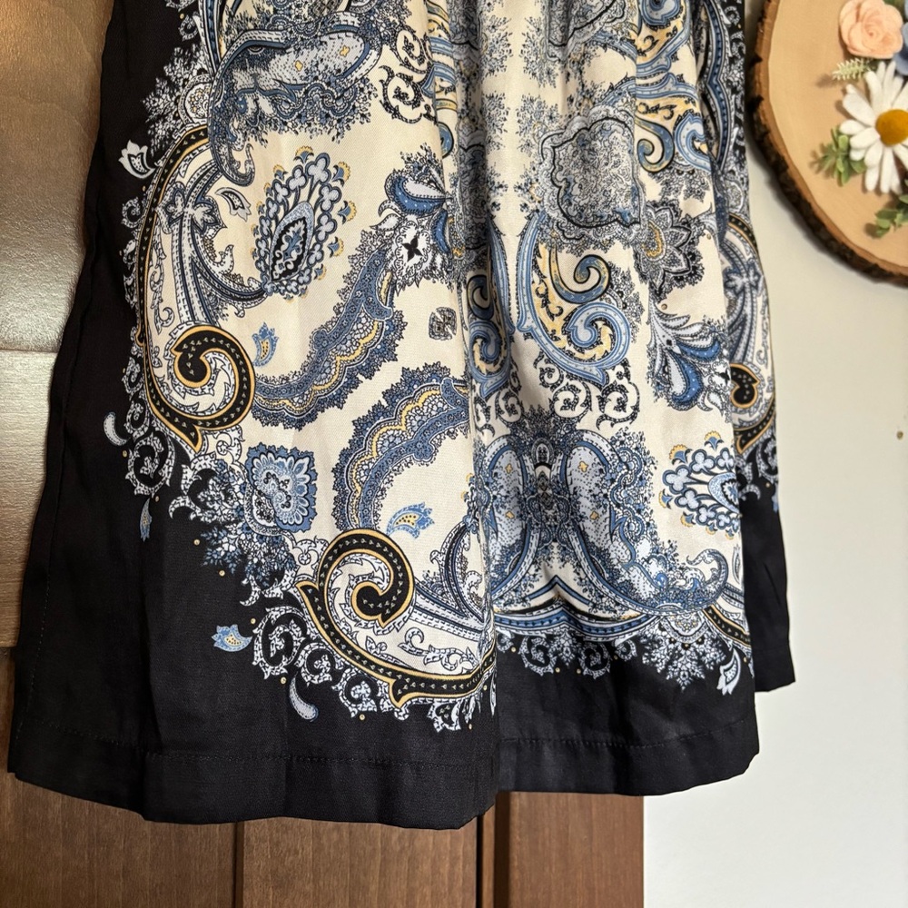 H&M Satin Paisley Skirt Size XS Blue Cream - Picture 2 of 5